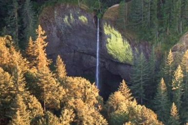 Scenic Waterfall Flight: View Multnomah Falls from Above image 1