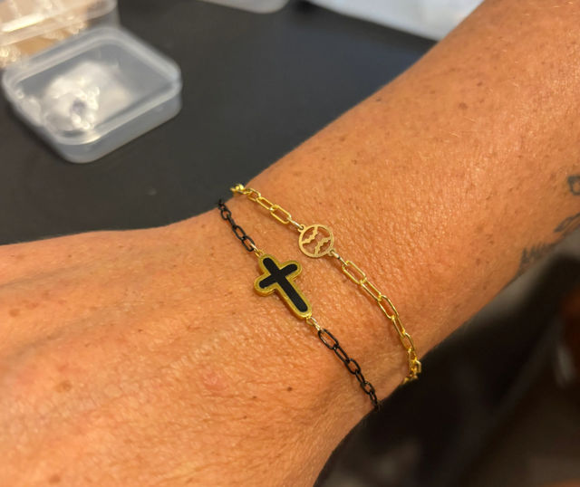 The Luxe Links Permanent Jewelry Experience image 3