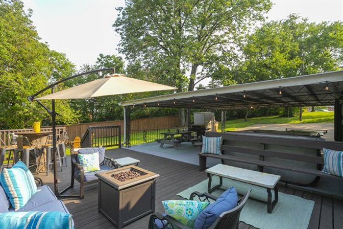 50 Shades of Graycroft: Ultimate Group Rental with Hot Tub & Game Room image 34