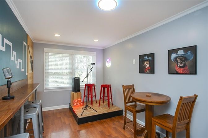 50 Shades of Graycroft: Ultimate Group Rental with Hot Tub & Game Room image 10