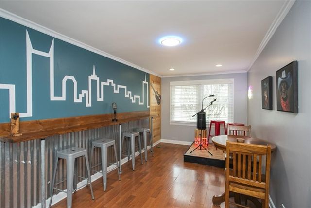 50 Shades of Graycroft: Ultimate Group Rental with Hot Tub & Game Room image 3