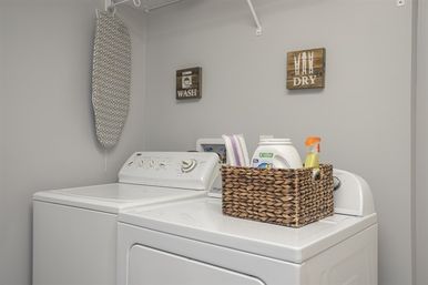 50 Shades of Graycroft: Ultimate Group Rental with Hot Tub & Game Room image 22