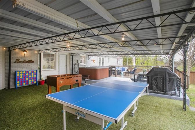 50 Shades of Graycroft: Ultimate Group Rental with Hot Tub & Game Room image 8