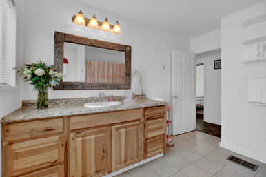 The Pink Haus: Luxe 3BR Retreat 1 Mile from Main Street with Firepit & Cozy Design image 39