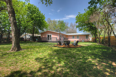 The Pink Haus: Luxe 3BR Retreat 1 Mile from Main Street with Firepit & Cozy Design image 48