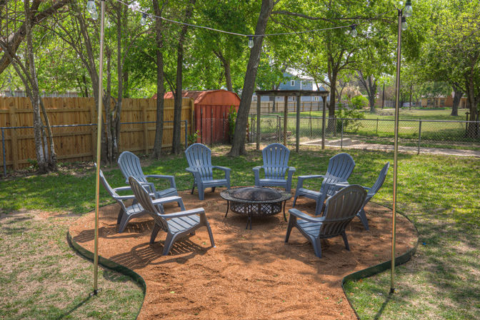 The Pink Haus: Luxe 3BR Retreat 1 Mile from Main Street with Firepit & Cozy Design image 43