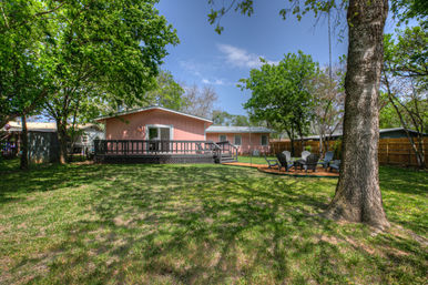 The Pink Haus: Luxe 3BR Retreat 1 Mile from Main Street with Firepit & Cozy Design image 50