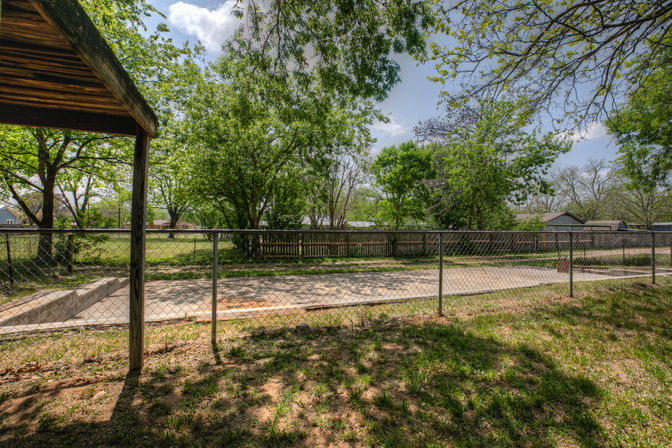 The Pink Haus: Luxe 3BR Retreat 1 Mile from Main Street with Firepit & Cozy Design image 51