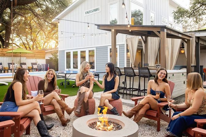 SoCo Cowgirl Villa: 5 BR with Fire Pit, Pool, Hot Tub + Putt Putt image 67