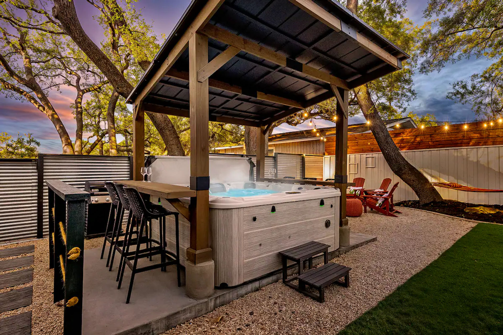 SoCo Cowgirl Villa: 5 BR with Fire Pit, Pool, Hot Tub + Putt Putt image 2