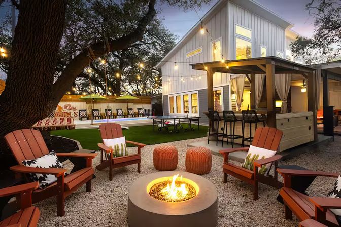 SoCo Cowgirl Villa: 5 BR with Fire Pit, Pool, Hot Tub + Putt Putt image 1