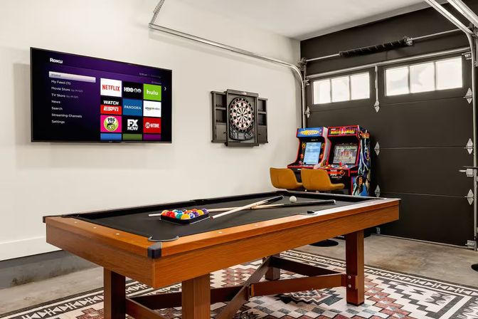 SoCo Cowgirl Villa: 5 BR with Fire Pit, Pool, Hot Tub + Putt Putt image 22