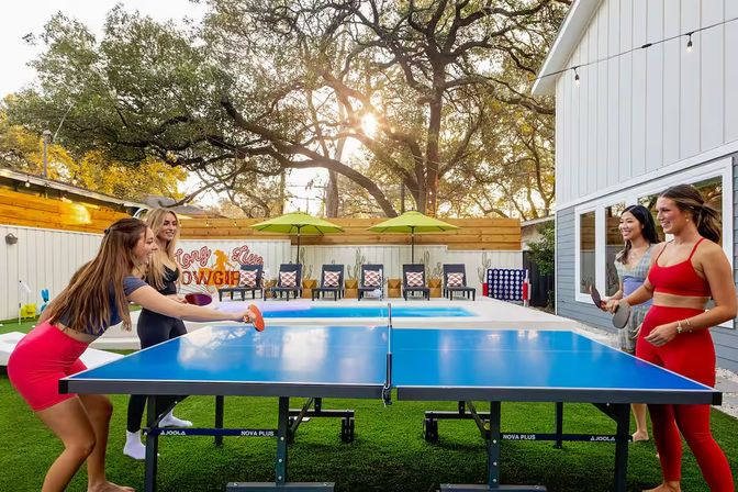 SoCo Cowgirl Villa: 5 BR with Fire Pit, Pool, Hot Tub + Putt Putt image 14