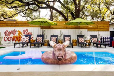 Heated Pool, Karaoke, Hot Tub, Yoga, MiniGolf - SoCo Cowgirl 5BR Villa image 61