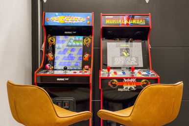 Heated Pool, Karaoke, Hot Tub, Yoga, MiniGolf - SoCo Cowgirl 5BR Villa image 23