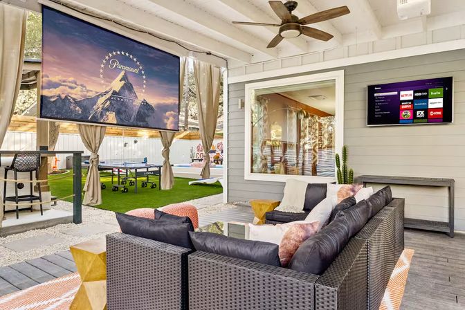 SoCo Cowgirl Villa: 5 BR with Fire Pit, Pool, Hot Tub + Putt Putt image 69