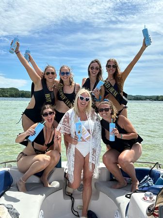 4-Hour Signature Lake Leelanau Tour image 1
