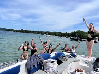 4-Hour Signature Lake Leelanau Tour image 2