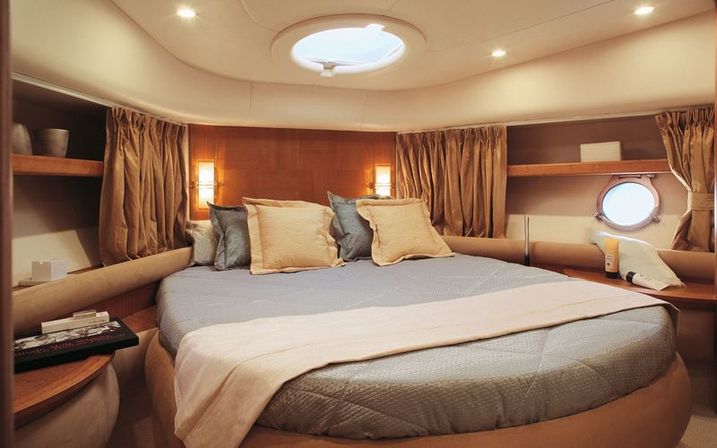 55' AZIMUT Dream II Yacht Charter Experience image 5
