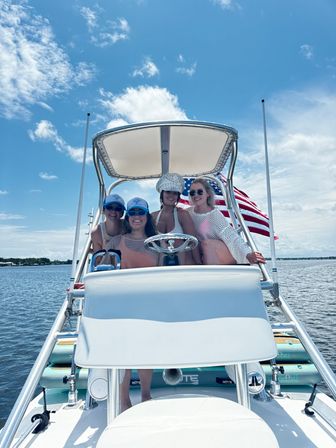 Private Charter: Pocket Yacht 'Bimini Bear' image 8