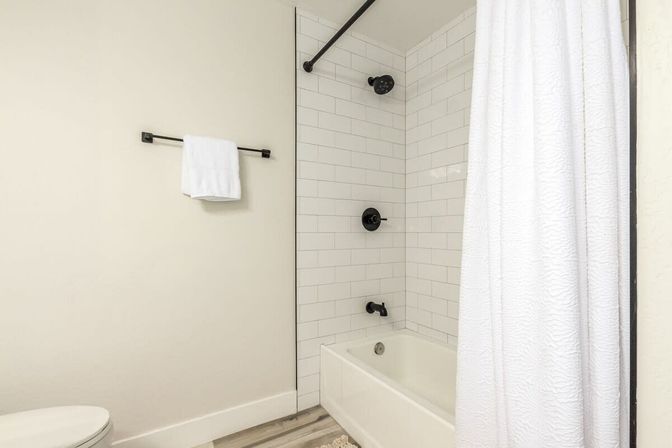 Tropic Oasis: Stylish Rental with Heated Pool, Mural Wall & Views of Camelback Mountain image 29