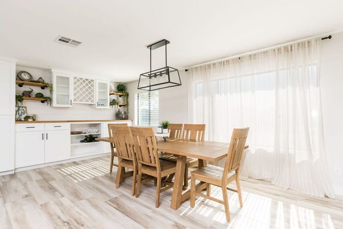 Tropic Oasis: Stylish Rental with Heated Pool, Mural Wall & Views of Camelback Mountain image 14