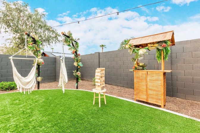 Tropic Oasis: Stylish Rental with Heated Pool, Mural Wall & Views of Camelback Mountain image 8