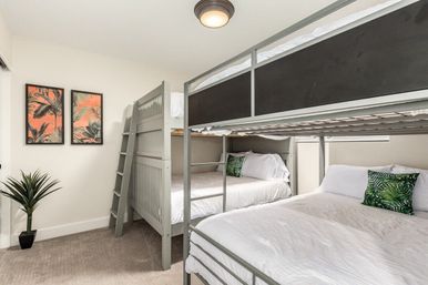 Tropic Oasis: Stylish Rental with Heated Pool, Mural Wall & Views of Camelback Mountain image 33