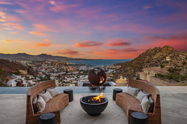 Luxury Cabo Villa: 8BR Lucia Noir for Up to 24 Guests image 4