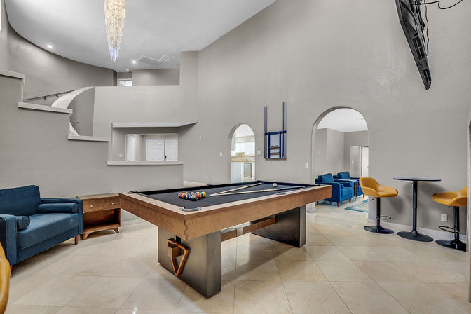 Grand Casa: 8 BR/4 Bath with 19 Beds for Up to 28 Guests image 1