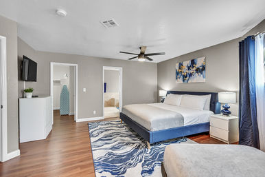 Grand Casa: 8 BR/4 Bath with 19 Beds for Up to 28 Guests image 6