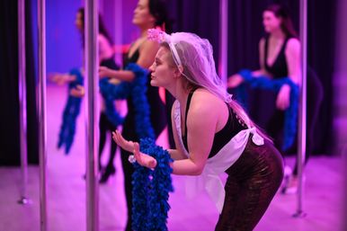 Beginner-Friendly Sexy Burlesque Class with Complimentary Champagne & Chocolate image 12