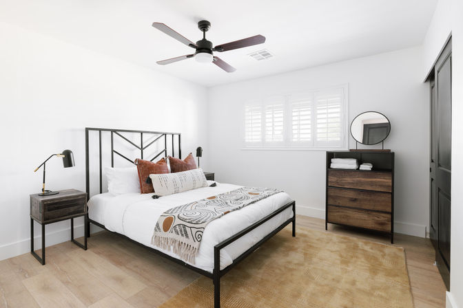 SALT Scottsdale: Fire Pit, Heated Pool, Games, Grill + 4 Min to Old Town! image 10