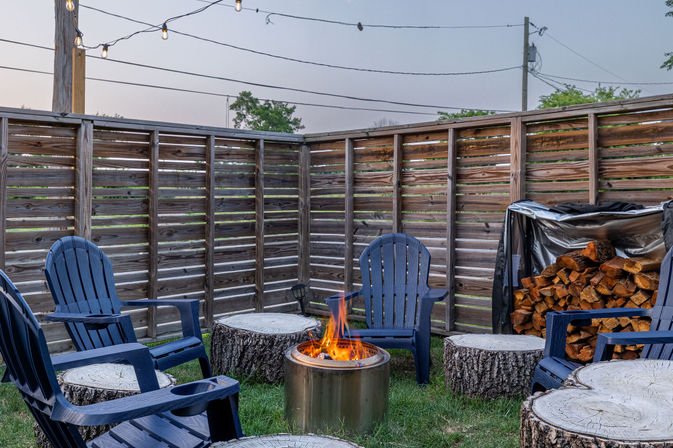 Underwood Manor: Hot Tub, Fire Pit, IG Photo Spots, Glam Area, & Close to Broadway. image 35