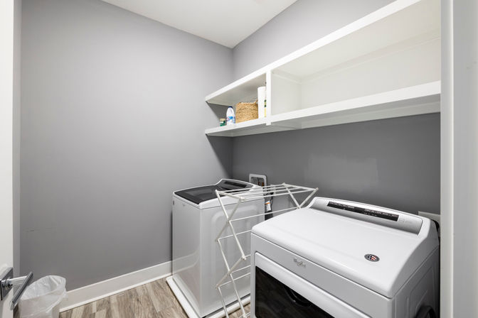 Underwood Manor: Hot Tub, Fire Pit, IG Photo Spots, Glam Area, & Close to Broadway. image 28