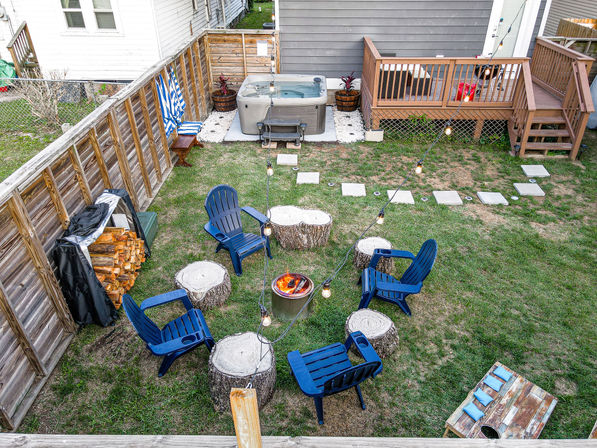 Underwood Manor: Hot Tub, Fire Pit, IG Photo Spots, Glam Area, & Close to Broadway. image 31