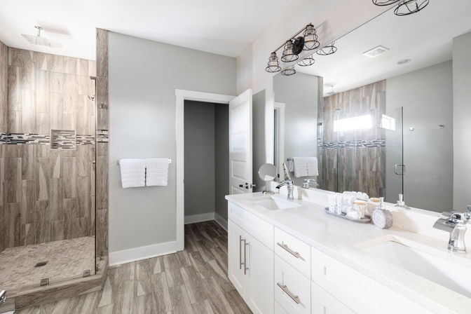 Underwood Manor: Hot Tub, Fire Pit, IG Photo Spots, Glam Area, & Close to Broadway. image 29