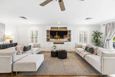 Pickle & Play Villa: Luxe Vegas Retreat with Pool, Pickleball & Mini Golf image 9