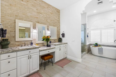 Pickle & Play Villa: Luxe Vegas Retreat with Pool, Pickleball & Mini Golf image 27