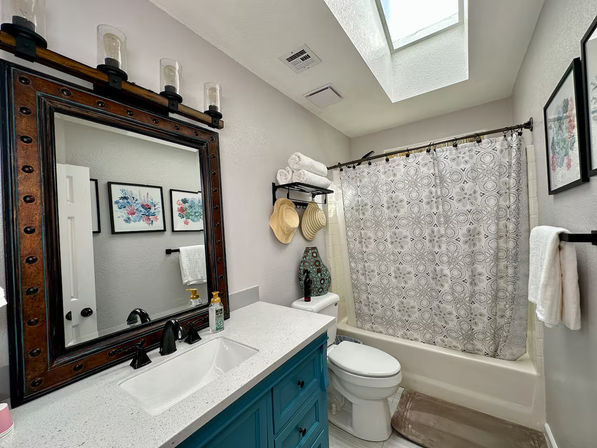 Palm Tree Retreat: Luxe Pool, Spa & Glam Room image 20