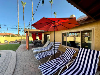 Palm Tree Retreat: Luxe Pool, Spa & Glam Room image 26