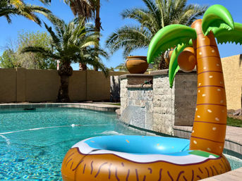 Palm Tree Retreat: Luxe Pool, Spa & Glam Room image 28