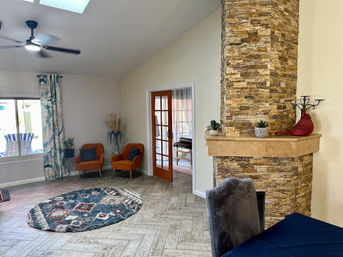 Palm Tree Retreat: Luxe Pool, Spa & Glam Room image 6