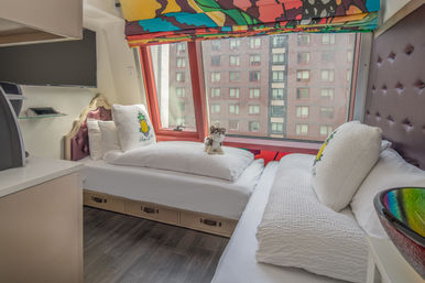 Staypineapple: Artful Hotel in Midtown New York image 19