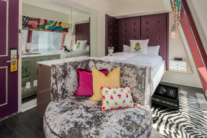 Staypineapple: Artful Hotel in Midtown New York image 23