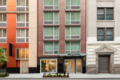 Staypineapple: Artful Hotel in Midtown New York image 17