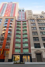 Staypineapple: Artful Hotel in Midtown New York image 6