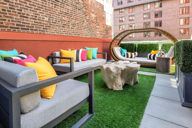 Staypineapple: Artful Hotel in Midtown New York image 13
