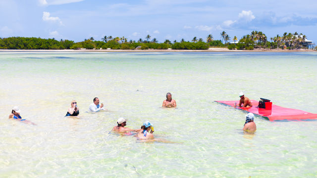 Island Adventure Sandbar Tour: Florida Keys Cruise with Kayaking, Paddleboards & Unlimited Drinks image 4