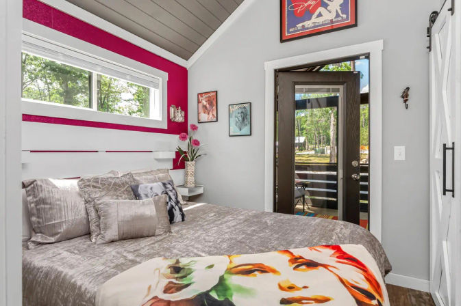 Lakefront & Rhinestones: The Dolly House Dream Getaway from Nashville image 11